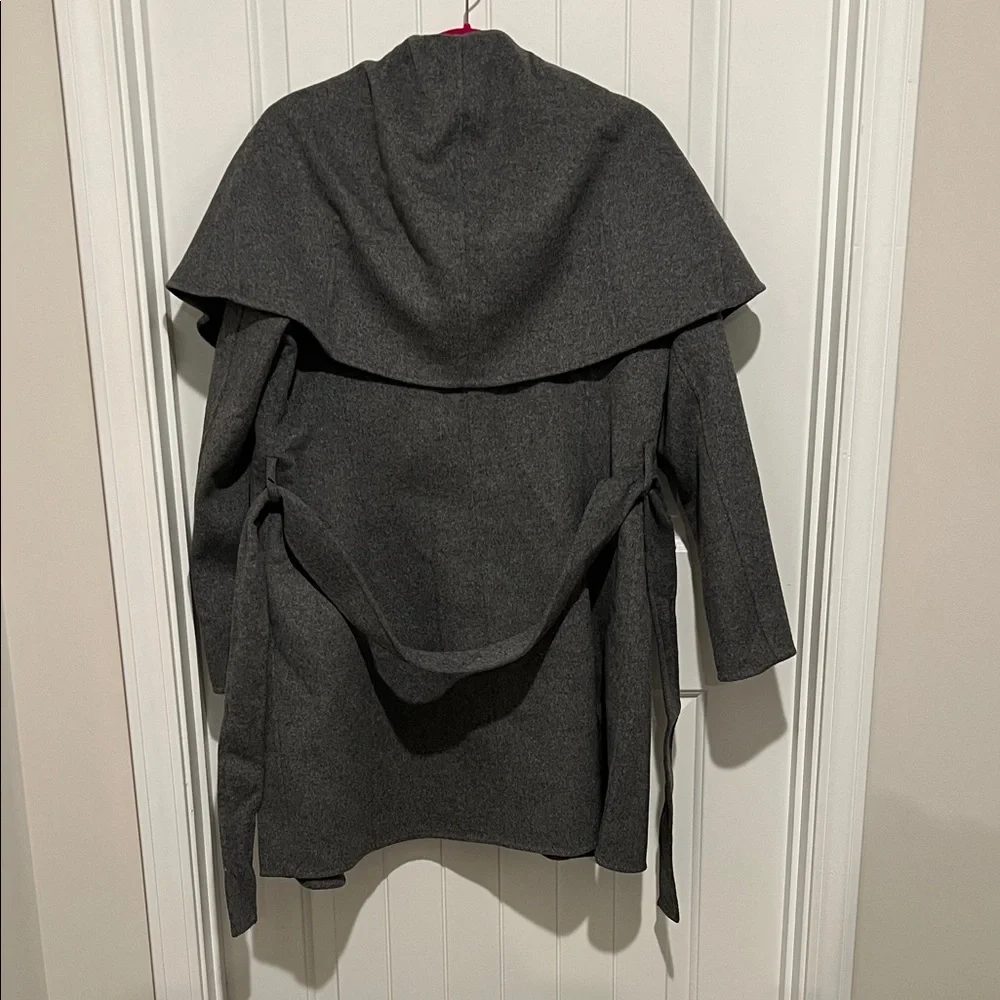 Tahari Women's Gray Cape Jacket - Picture 7 of 14